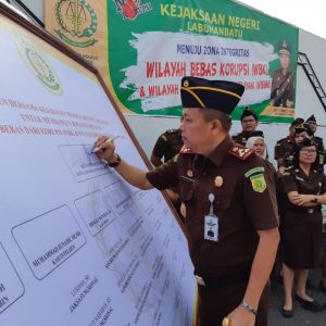 Upacara Menuju Zona Integritas Wilayah Bebas Korupsi WBK dan WBBM Kejaksaan Negeri Labuhanbatu