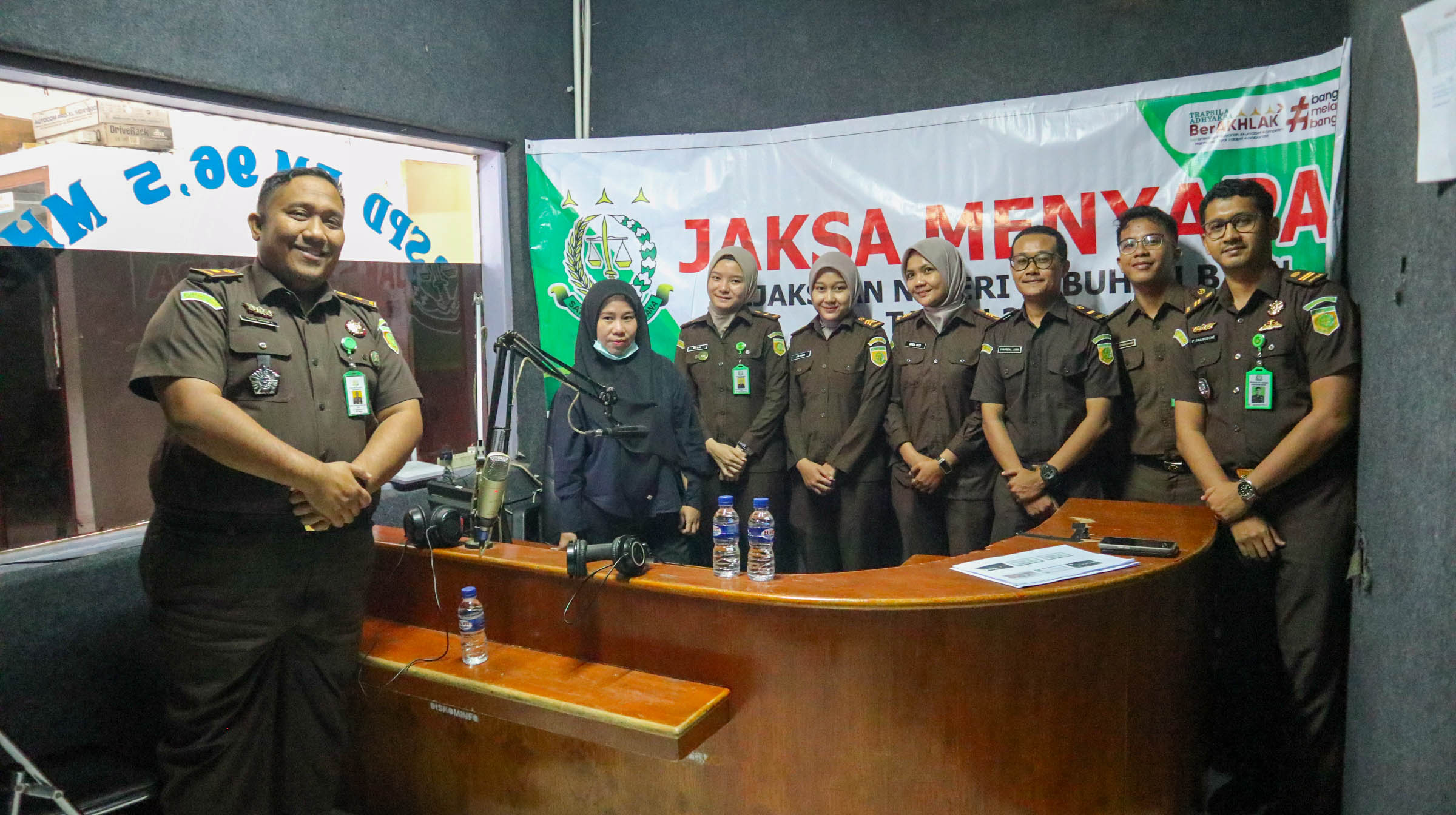 JAKSA MENYAPA